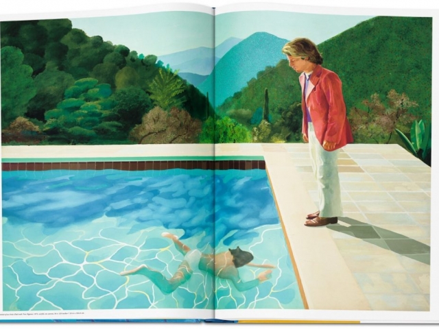 Das Foto zeigt das Gemälde "Portrait of an Artist (Pool with Two Figures), 1972" aus dem Buch: David Hockney - A Bigger Book, das im TASCHEN Verlag erschienen ist.